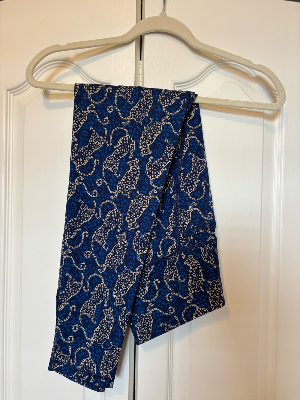 Women’s Lilly Pulitzer Luxletic Leggings. Good Condition. Size M.